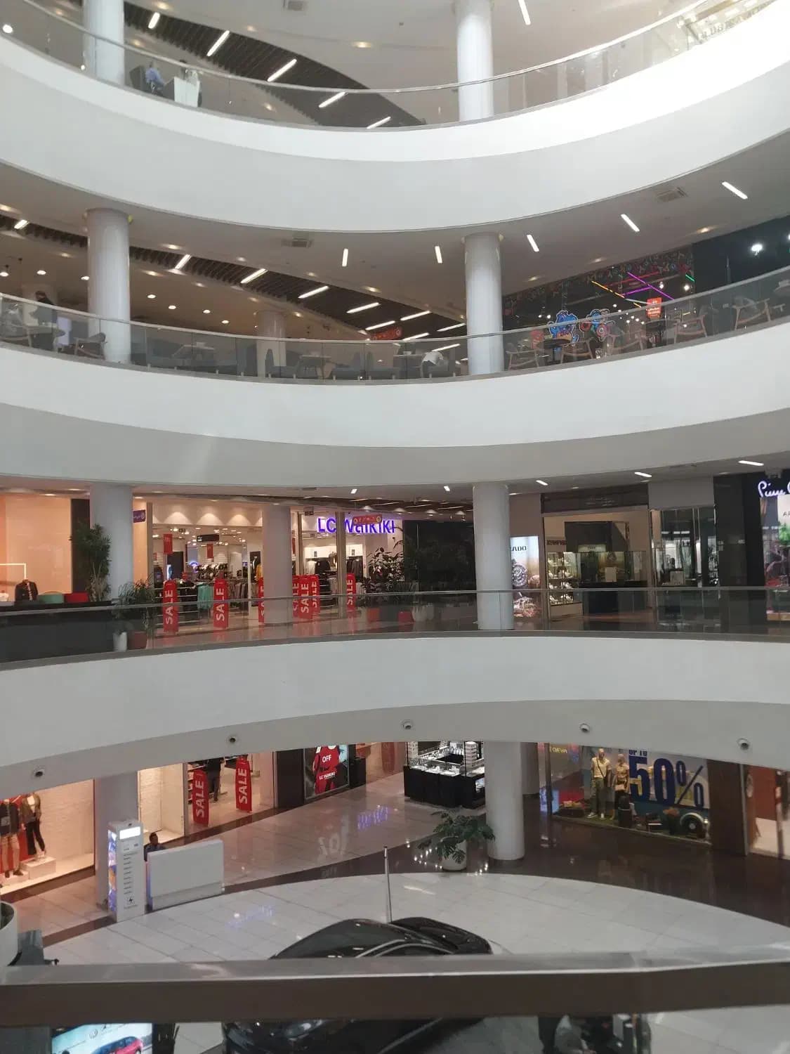 ۲۵متر مغازه اطلس مال نیاوران_مناسب همه مشاغل