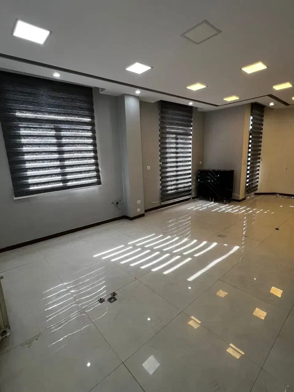 ۸۰ متر آپارتمان ۲خواب فول موقعیت ۱۰۰در ۱۰۰ اداری