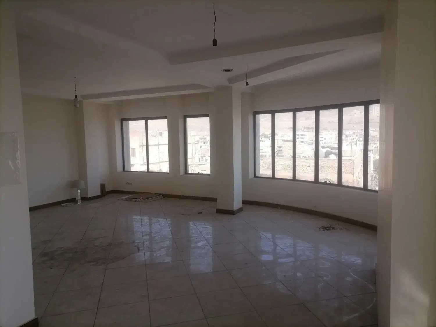 واحد اداری 115 متری. تک واحدی. میدان بهارات