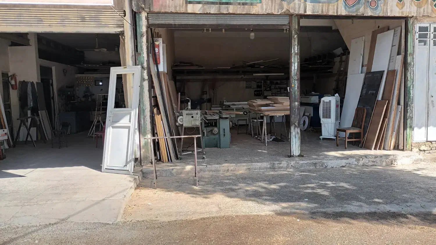 فروش مغازه بزرگ خ معاد نبش آفرینش