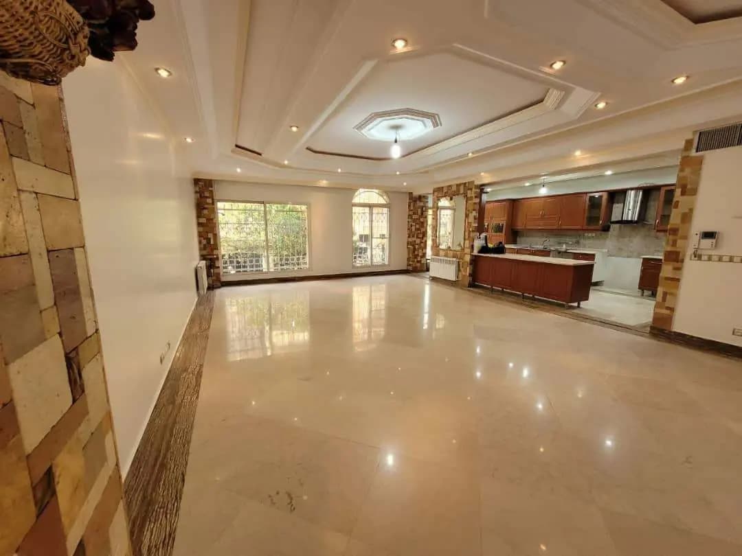 کاشانی گلستان ۲۰۰متر ۳خواب تکواحدی ۱۲ساله